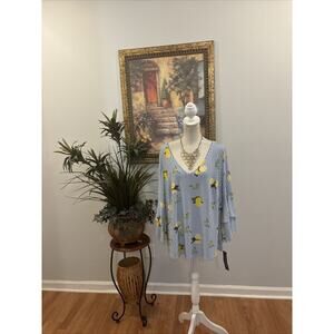 Unique Spectrum Women’s Top Size 2X Bell Sleeve 3/4 Cutout Back V-neck Striped